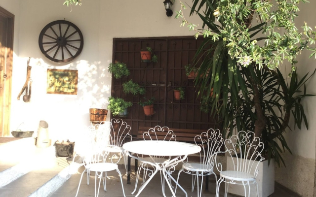 "room in Guest Room - Camera In Antica Corte Milanese"