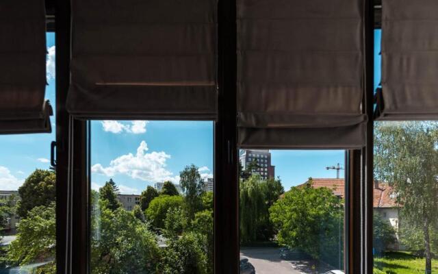La Nueve Suite