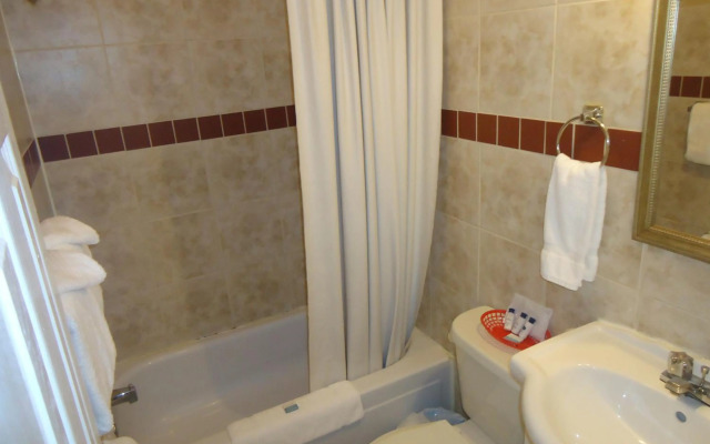 Bayside Inn & Waterfront Suites