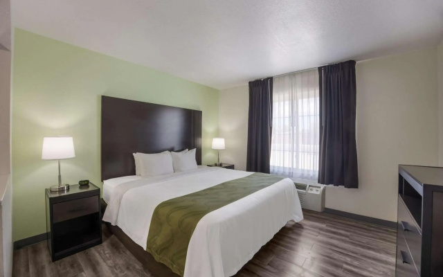 Quality Inn & Suites Clayton, NM