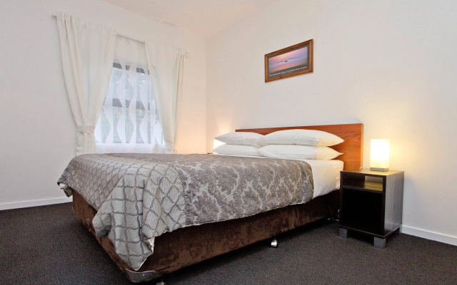 Atlantic West Beach Apartments – Guest Rooms – Adelaide