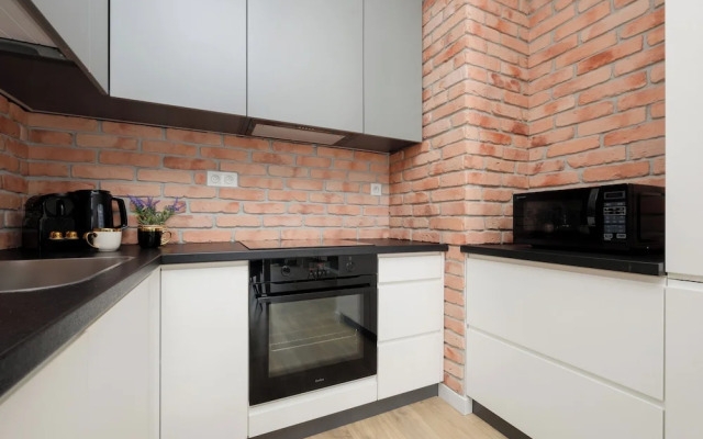 Green Apartment with Parking by Renters