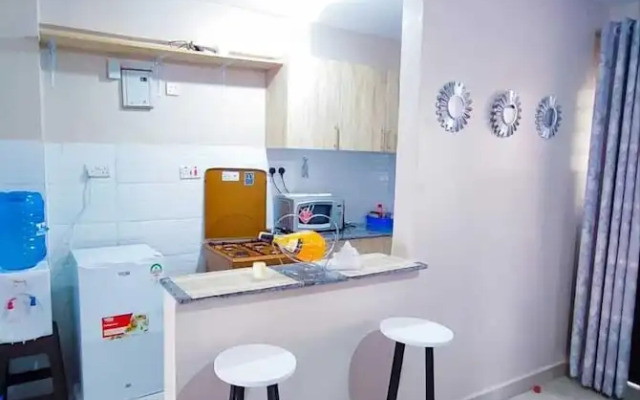 Lux Suites Oak South Gardens Apartments