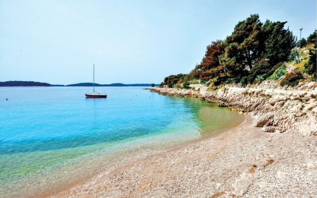 Stunning Home in Hvar With Wifi and 2 Bedrooms