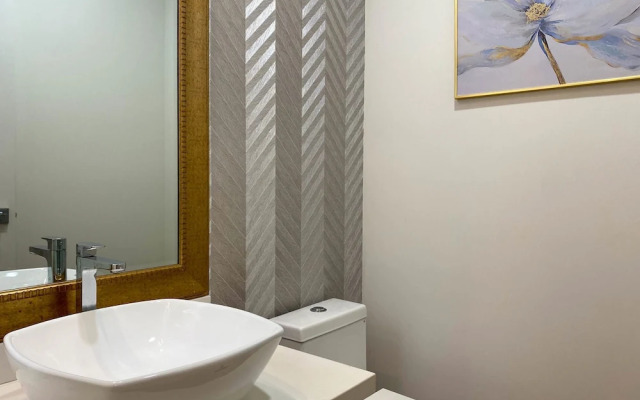 w Captivating 2BR With Balcony in Miraflores
