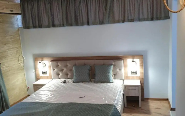 Vromos Guest House