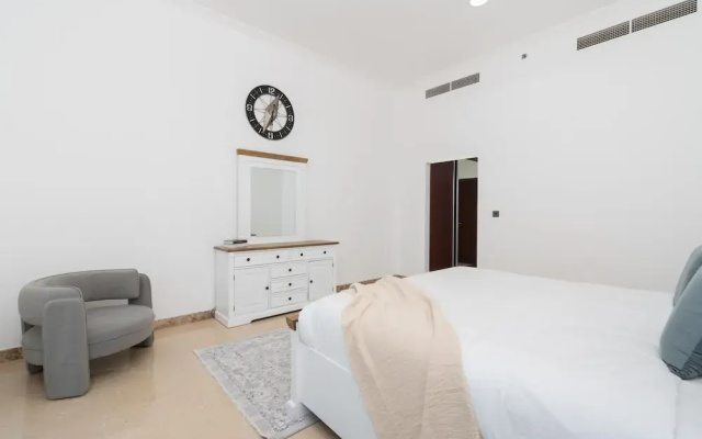 4BR Maid Penthouse w Pool and Jacuzzi