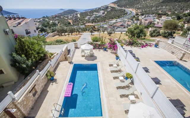 Villa Motion 1 by Akdenizvillam