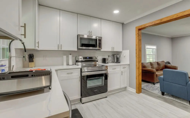 Modern Home w/ Yard Near ATL Attractions!