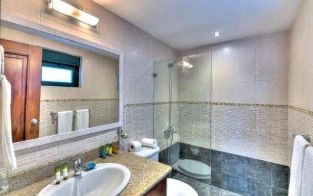 Oceanfront 3 Bdr Apt L202
