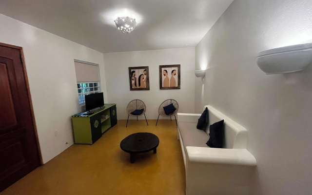Dive Hut - Boutique Apartments