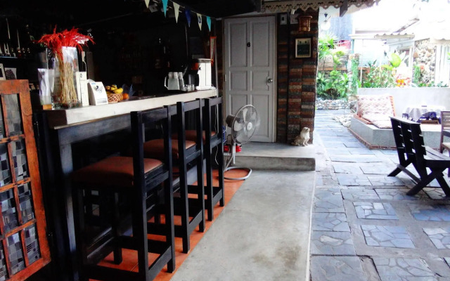Stay With Me Guesthouse