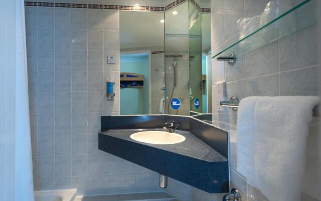 Holiday Inn Express Walsall M6J10 by IHG