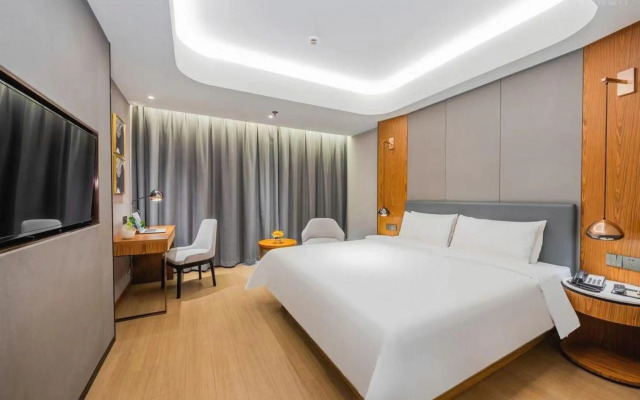 Yitel Collection (Shanghai Qiantan Sanlin world Creative Park) Road)