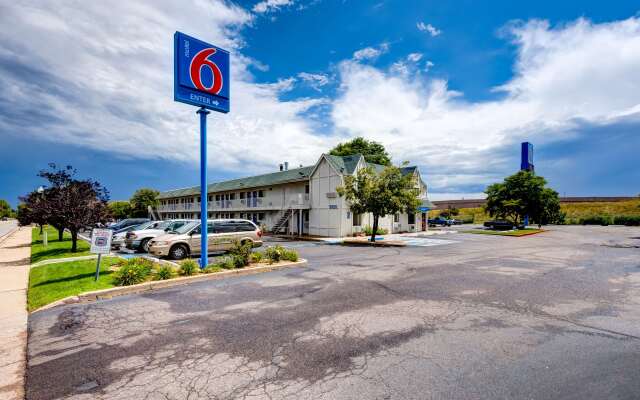 Motel 6 Wheat Ridge, CO - West - Denver North