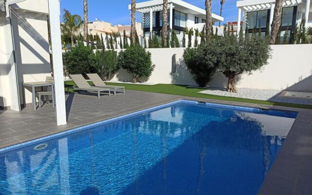 Modern Villa in San Fulgencio Valencia with Private Pool