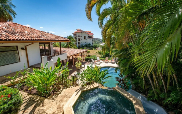 Luxury Ocean-view Flamingo Home Sleeps 10 - Walk to Beach