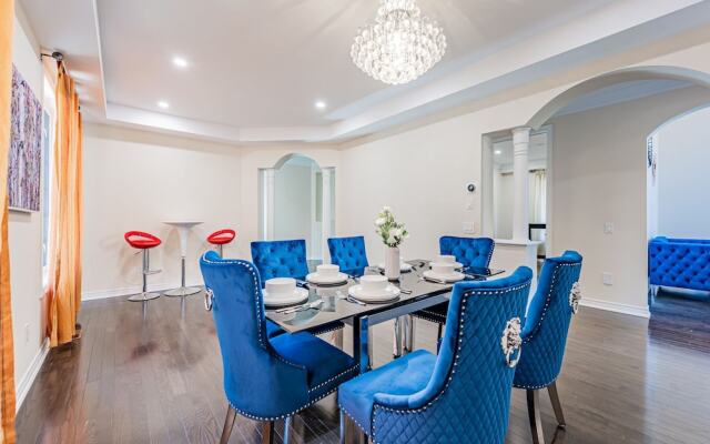 Lady Valentina Boutique Home