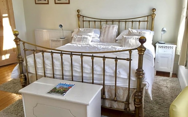 Cliftonville House Bed  Breakfast