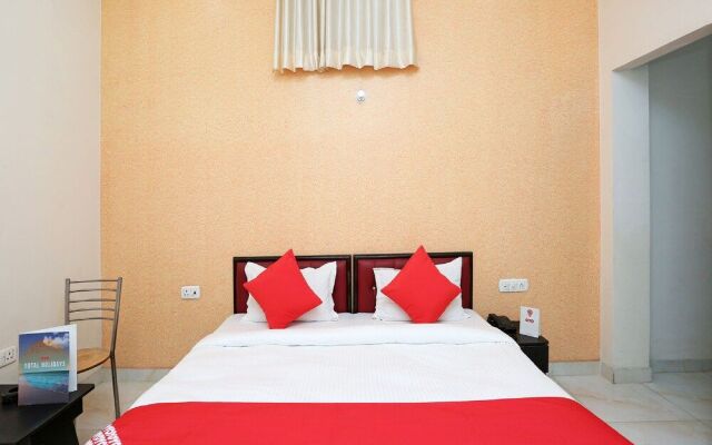 Oyo 17066 Hotel Pushpa Palace