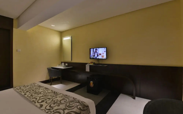 Hotel The Golden Oak Central by Citrus Prime