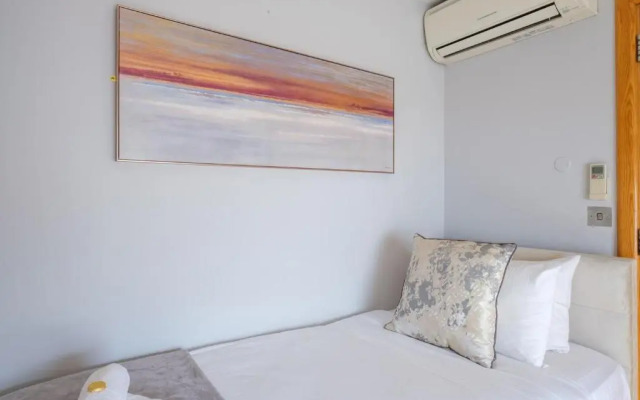 Eyre Square Townhouse