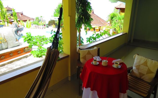 Amed Cafe & Hotel Kebun Wayan