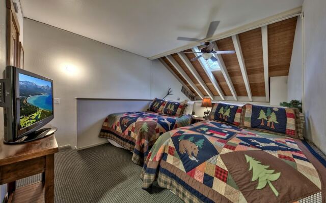 Newly Remodeled 1 Bed and Loft at Lakeland Village