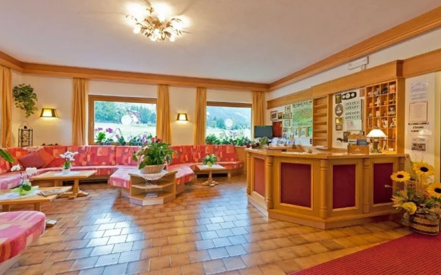 Hotel Cesa Edelweiss