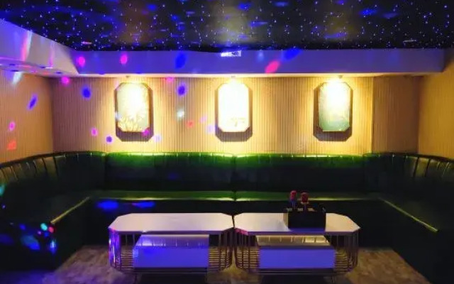 Pick Up the Light in Park Guesthouse