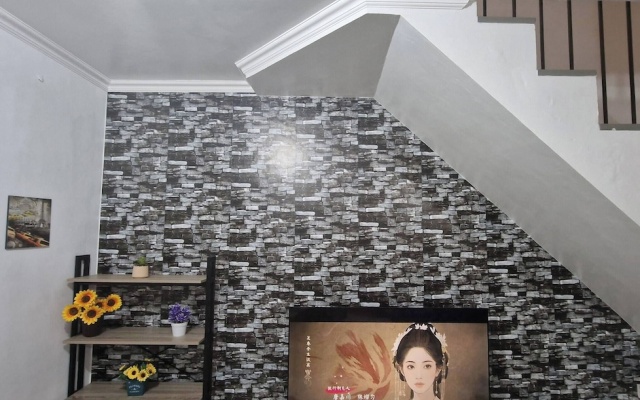 Two Storey With Spacious Balcony!!