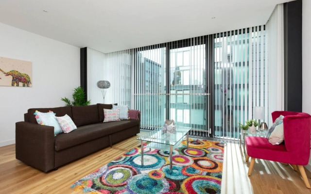 Fantastic 1-bed on the iconic quatermile