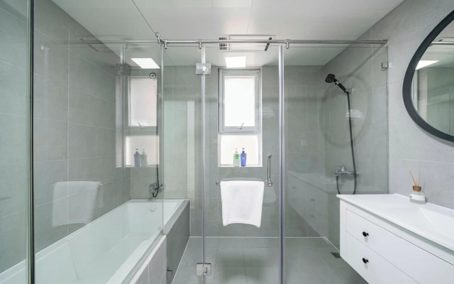 Tyms Bright 2BR 1BA Apt Xuhui Center