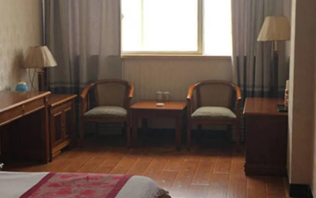 Luoyang New Shengguang Hotel