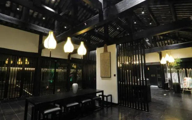 Qingdu Fragrant Lodge (Shangri-La Tiger Leaping Gorge Branch)