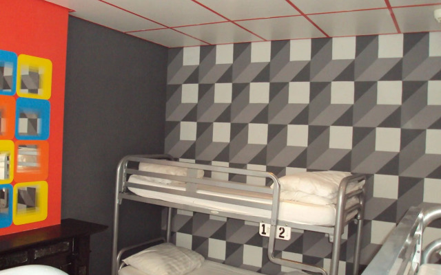 The Flying Pig Uptown Hostel