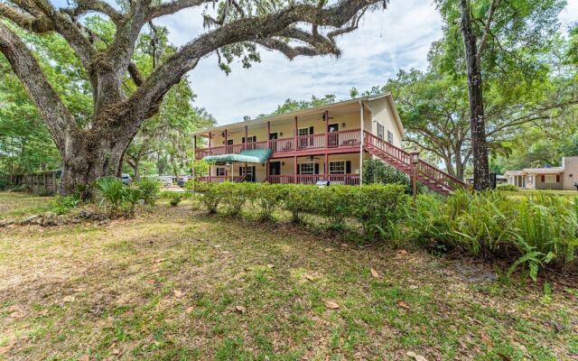 The Chassahowitzka Hotel