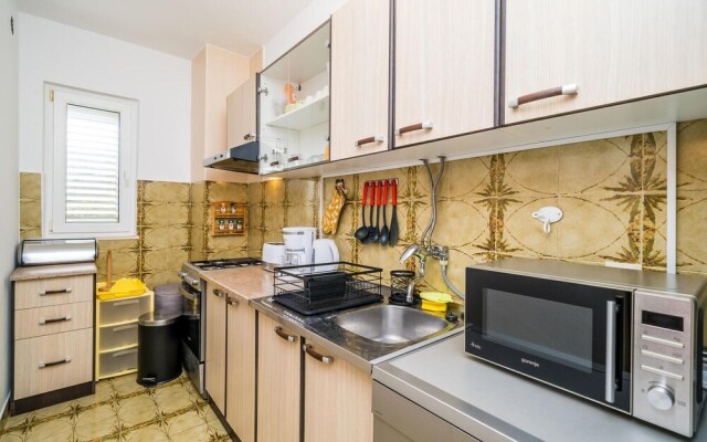 Awesome Apartment in Mlini With Jacuzzi, 3 Bedrooms and Wifi