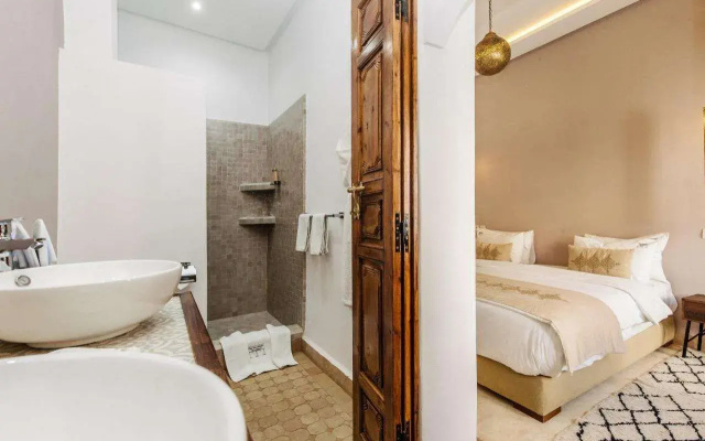 Riad NayaNour