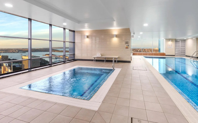 Meriton Suites World Tower