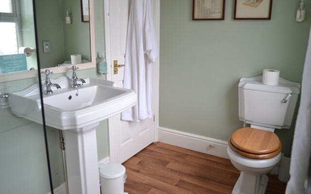 Varley House - Guest House
