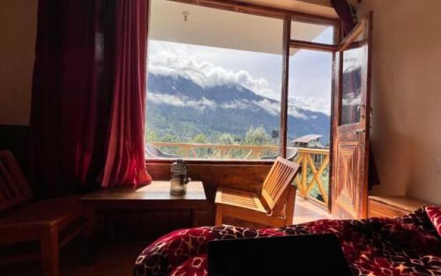 YOLO Backpackers Hostel