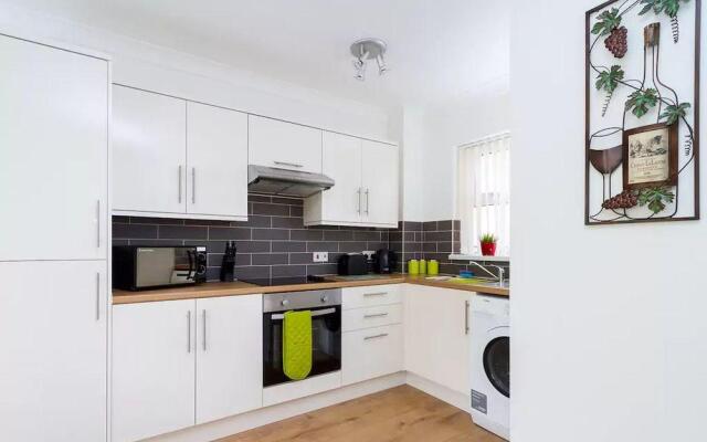 Stay In Cardiff Canton St. John's Court Apartment