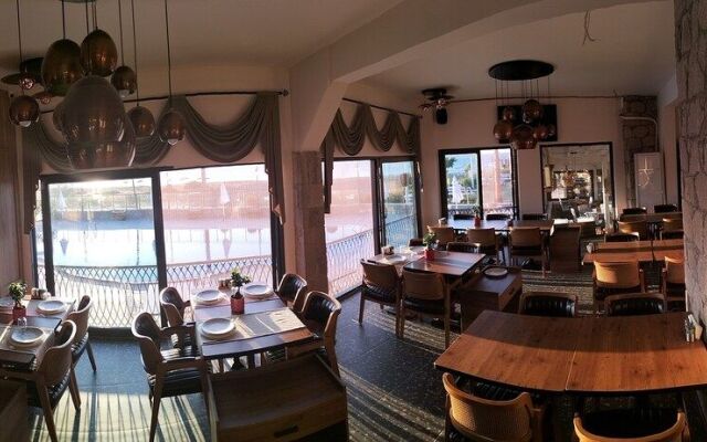 Assos Troy Beach Hotel