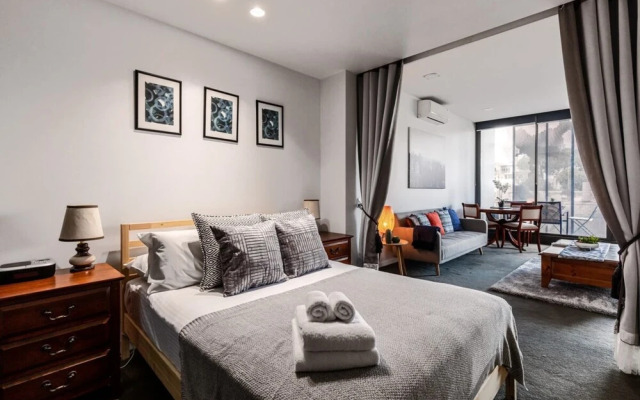 1 Bedroom Apartment in Prahran with Balcony