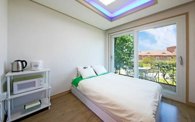 Yeosu Sky Bora Pension