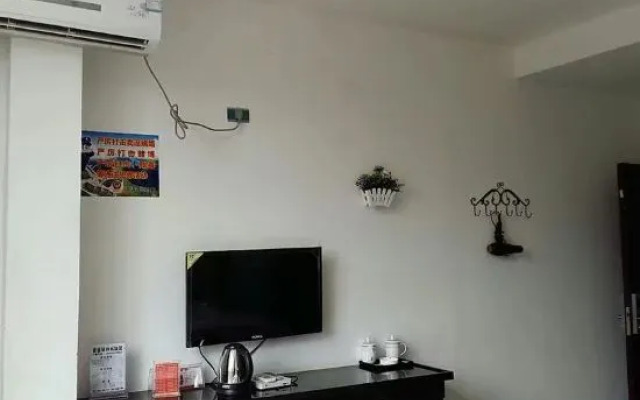 Luodian Chuncheng Hotel