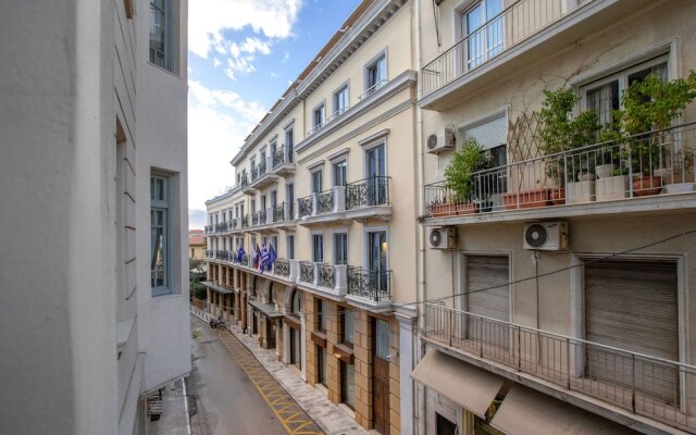 Neoclassical Apartment near Syntagma - Plaka by GHH