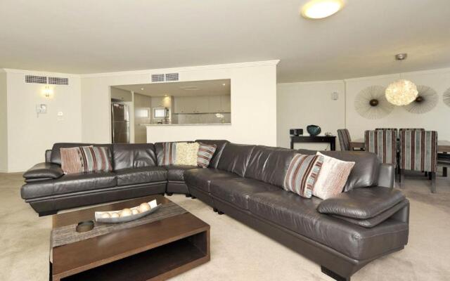 Oasis, Unit 9/5 Laman Street