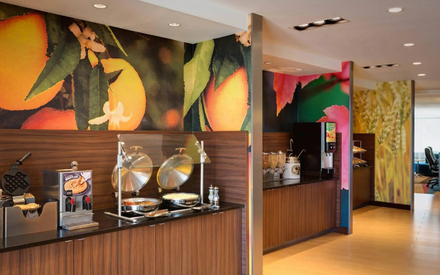 Fairfield Inn & Suites Dallas West/i-30